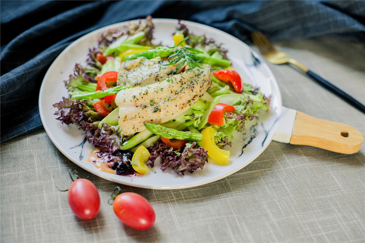 关税风险与市场淡季来临 华尔街对美股的谨慎态度加剧