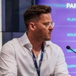 中美经贸会谈在瑞典斯德哥尔摩举行