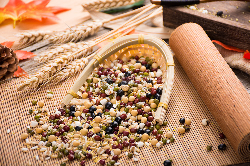 美国7月消费者信心小幅回升 未来预期仍显疲软