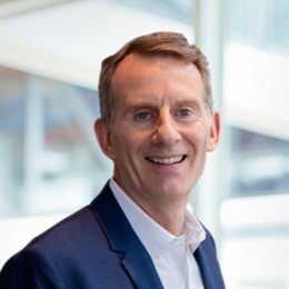 新财年取得辉煌成就：联想集团(00992)Q1营收创季度新高 净利润同比增长20%